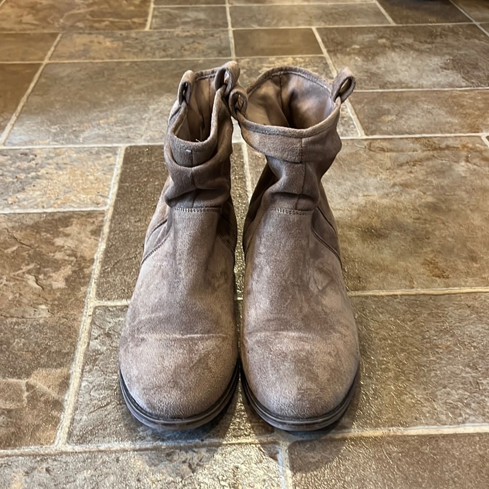 Tan ankle boots. Good condition